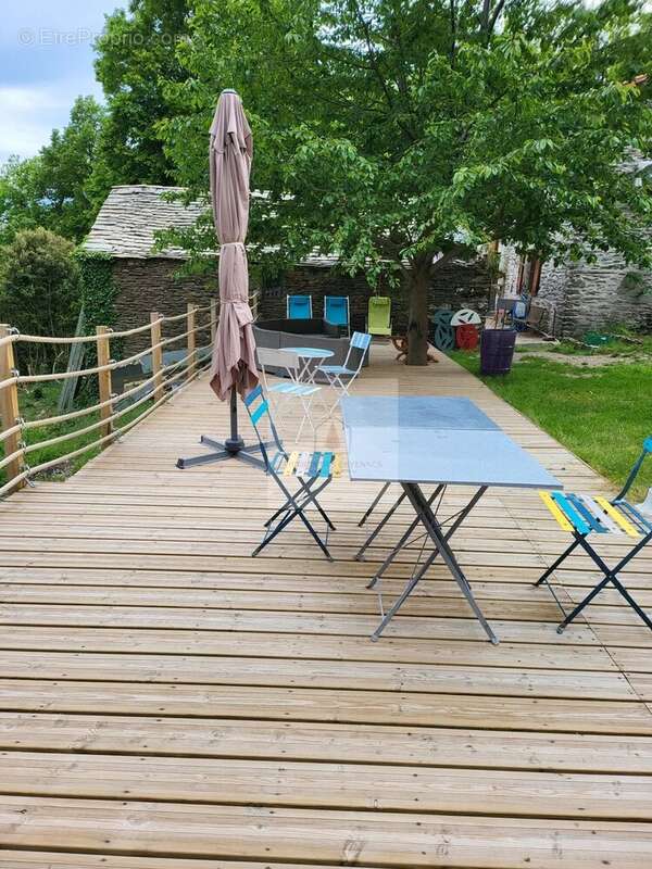 Maison à LE COLLET-DE-DEZE