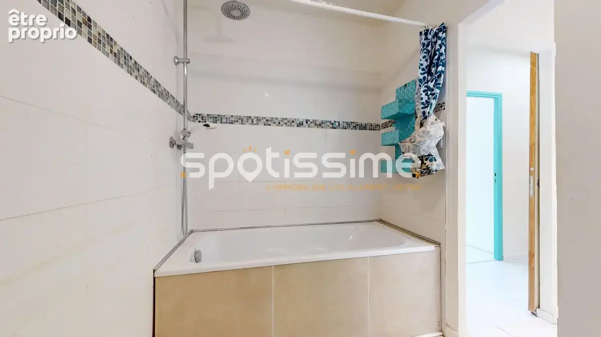 Pomérols  maison de village t3 90 m²  balcon  vue sur les toits et le clocher - photo 9