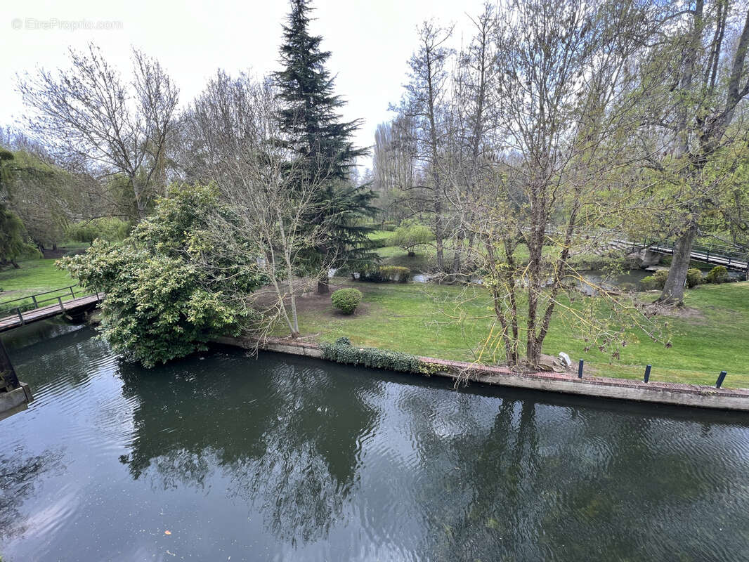 Appartement à CHERISY