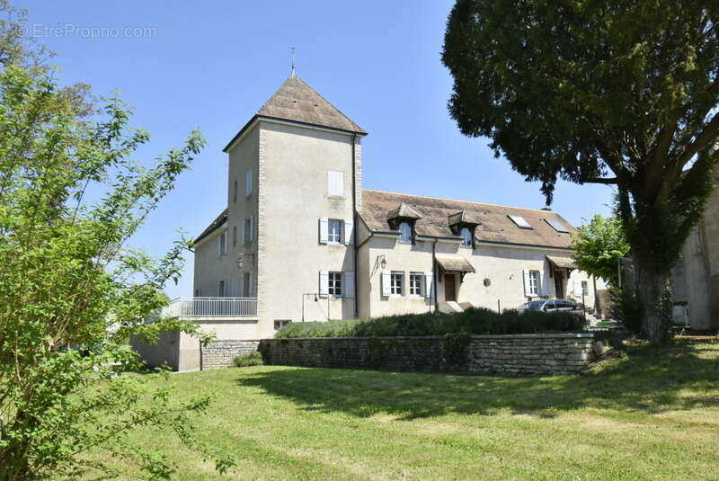 n°2 - Maison à MERCUREY