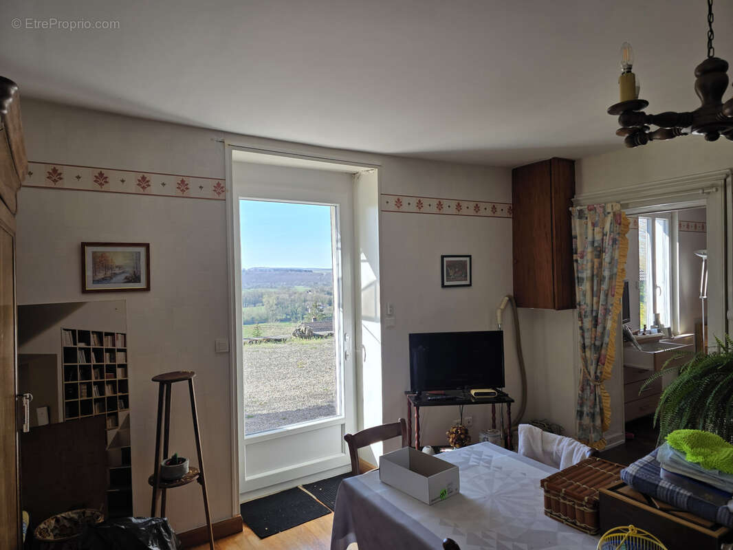 Maison à NEUFCHATEAU