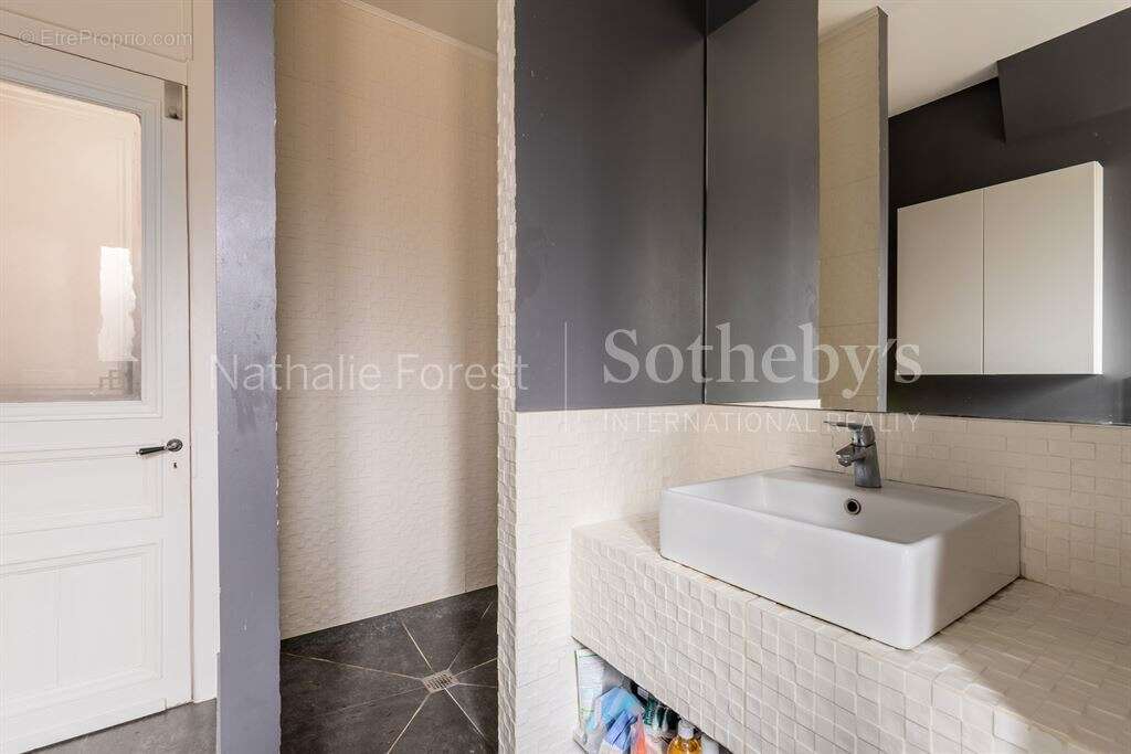 PARVIS SAINT MAURICE magnifique T3 de 91m2  Haussmanien rénové cave - photo 12