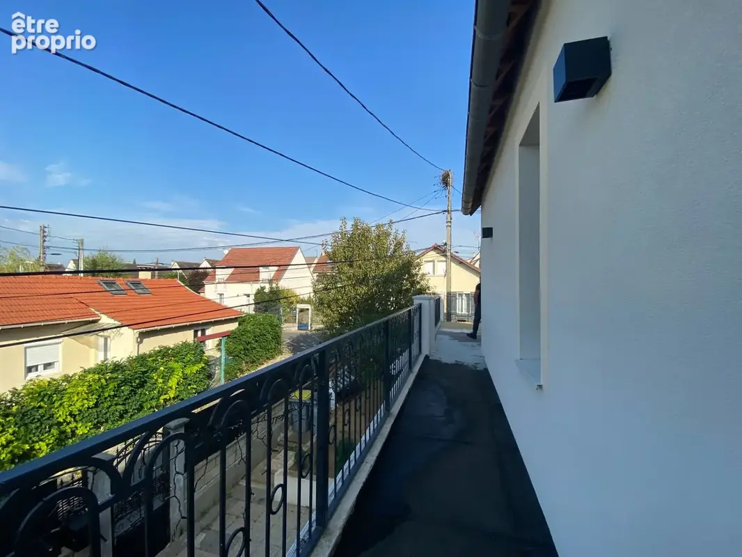 Maison familiale moderne avec terrasse et garage, à 6 min du centre-ville à Fosses (95) - photo 13