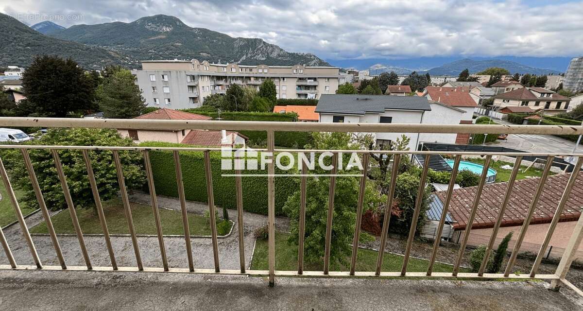 Appartement à FONTAINE