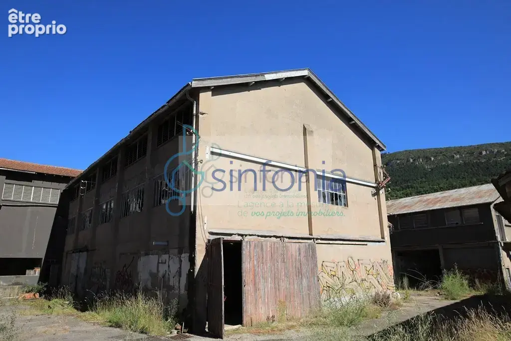 Usine 4000 m2 sur 8000m2 de terrain - photo 9