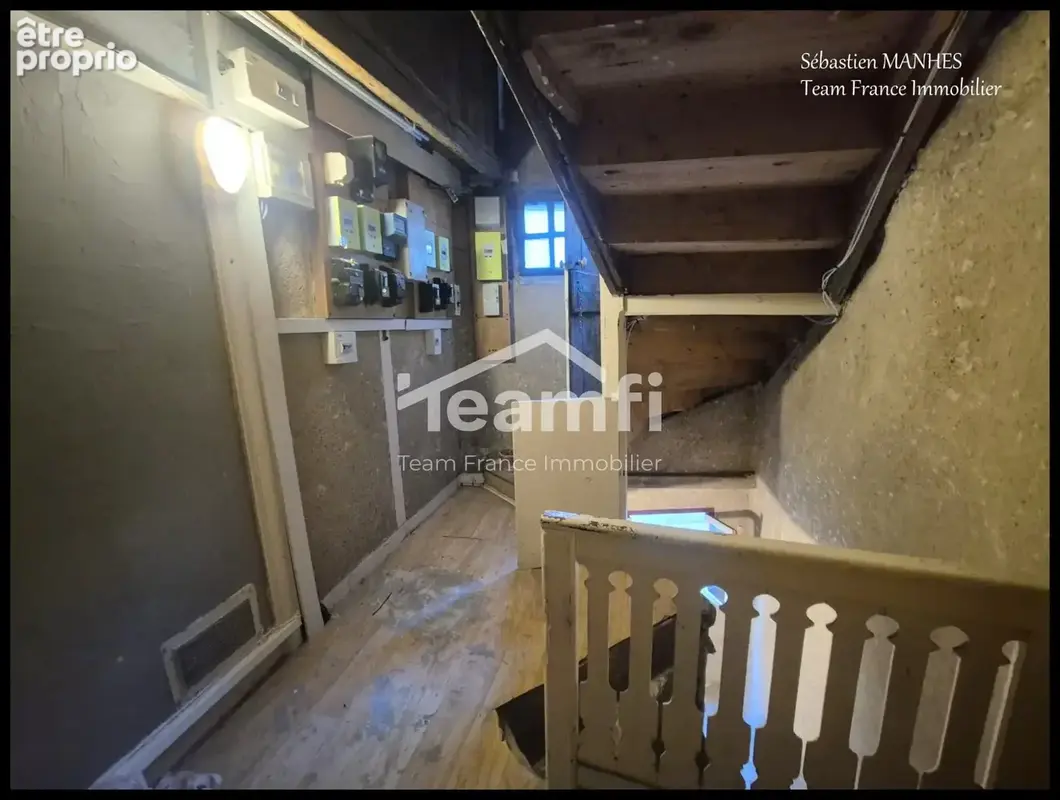 Appartement 200 m² à Thiers  - photo 8
