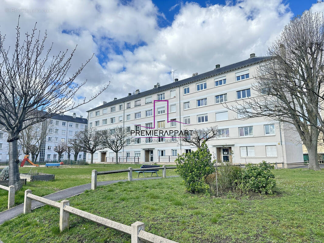 Appartement à HOUILLES
