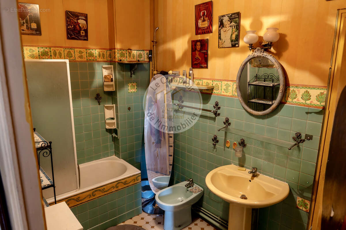 Appartement à MARSEILLE-6E