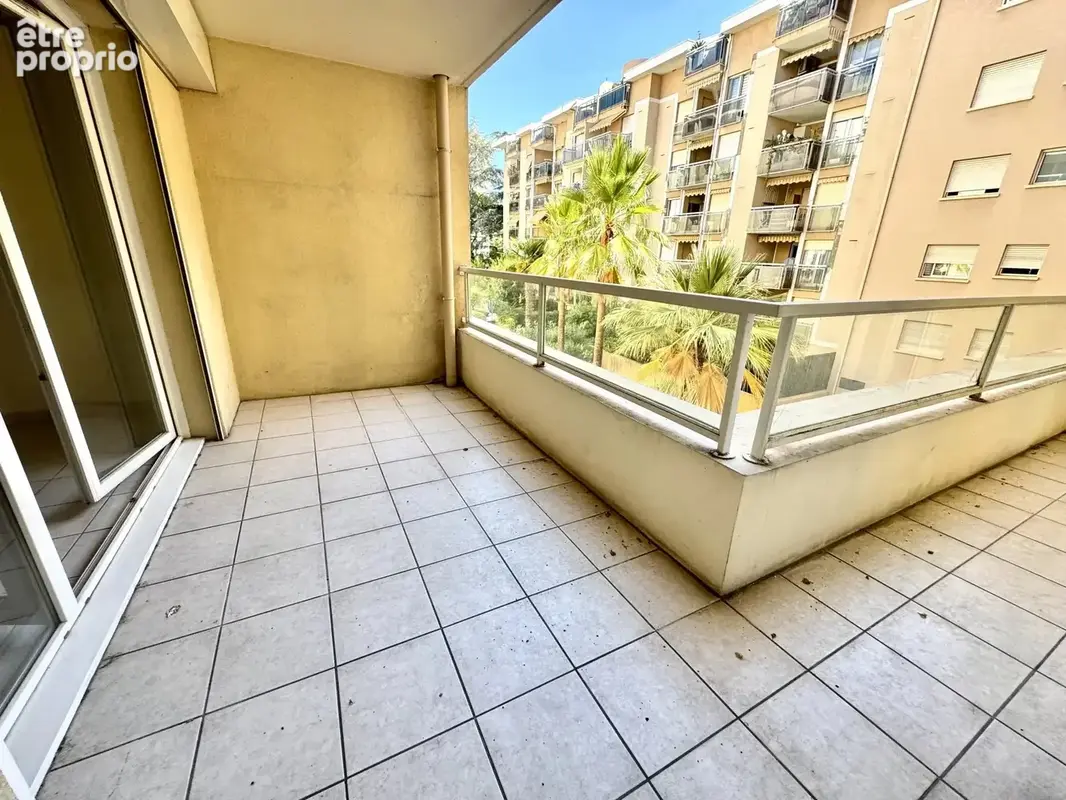 Cannes Carnot grand 3 pièces avec terrasse et parking sous sol - photo 9