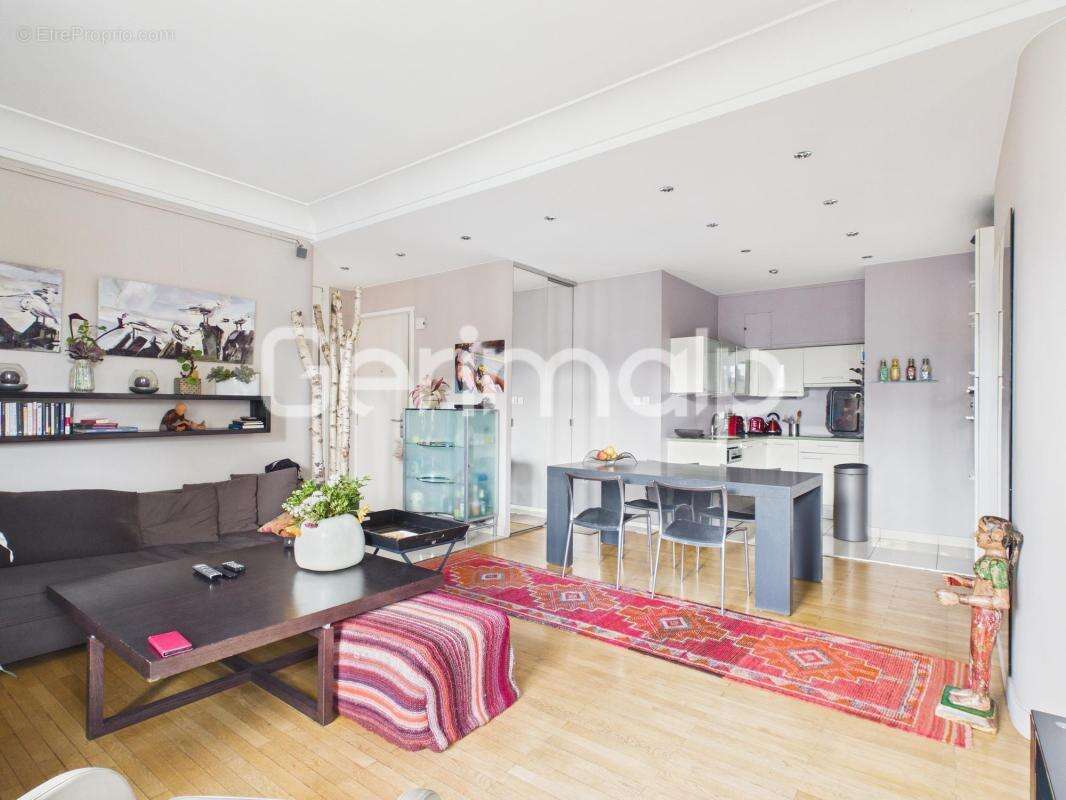 Vente - Appartement - 3 pièces + cuisine - 64 m² - 530 000 € - - photo 5