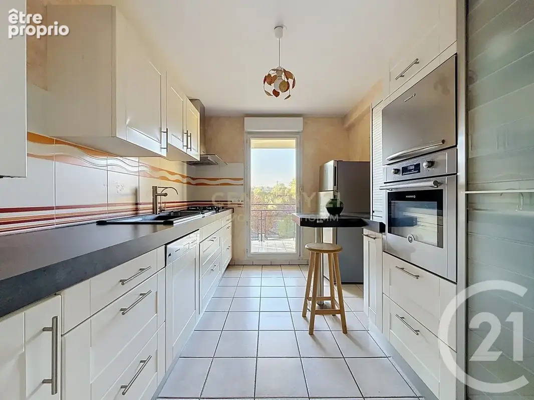 Appartement 4 pièces 83 m² à vendre à La Tour-Du-Pin (38110) - photo 4