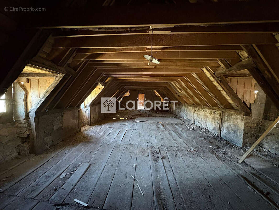 SALLES-LA-SOURCE: Maison de caractère  avec dépendances + jardin - photo 12