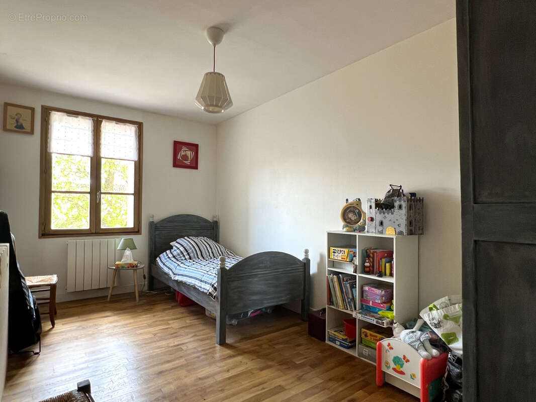Maison à MONTAMISE