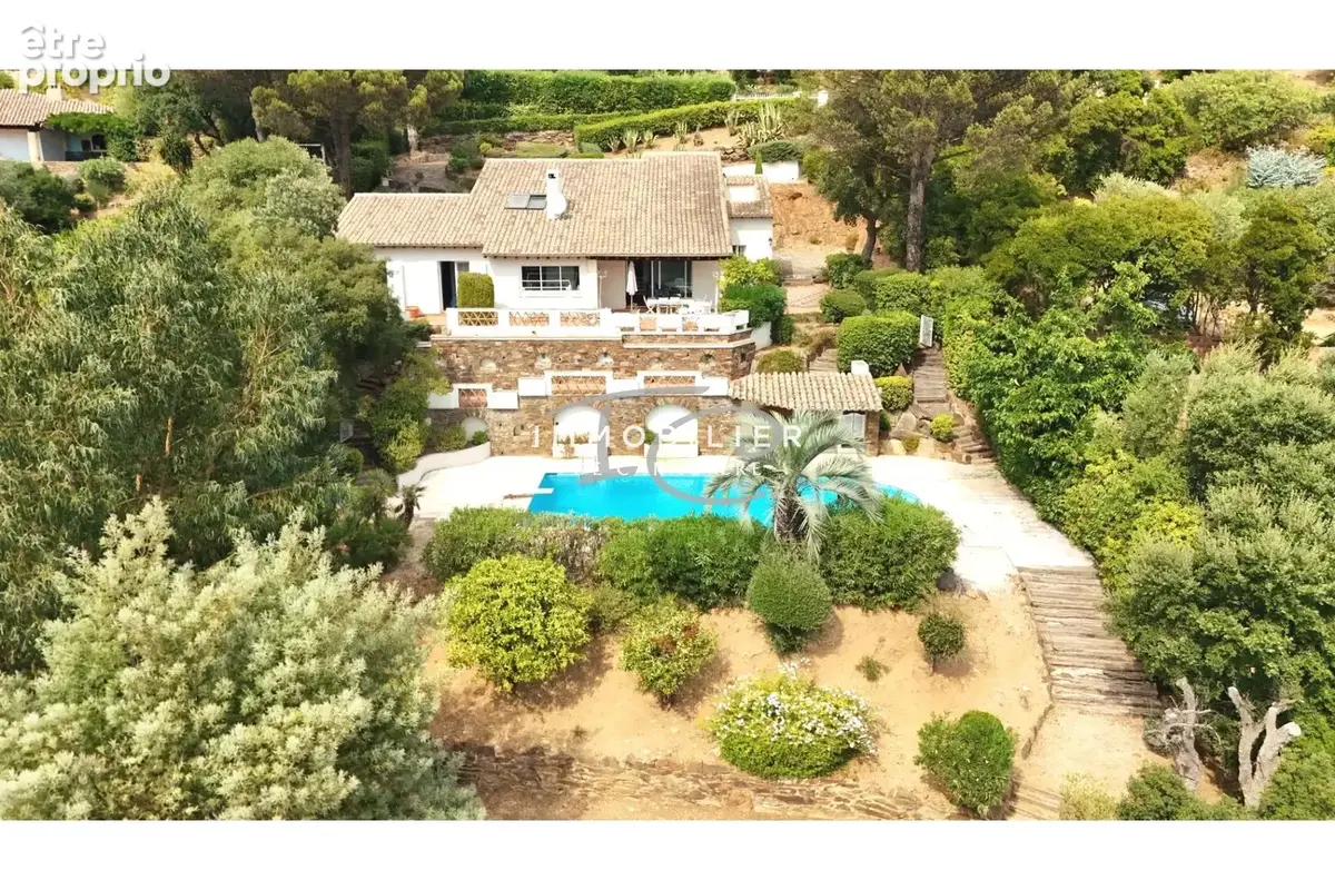 Maison 175 m² à Cavalaire-Sur-Mer  - photo 2