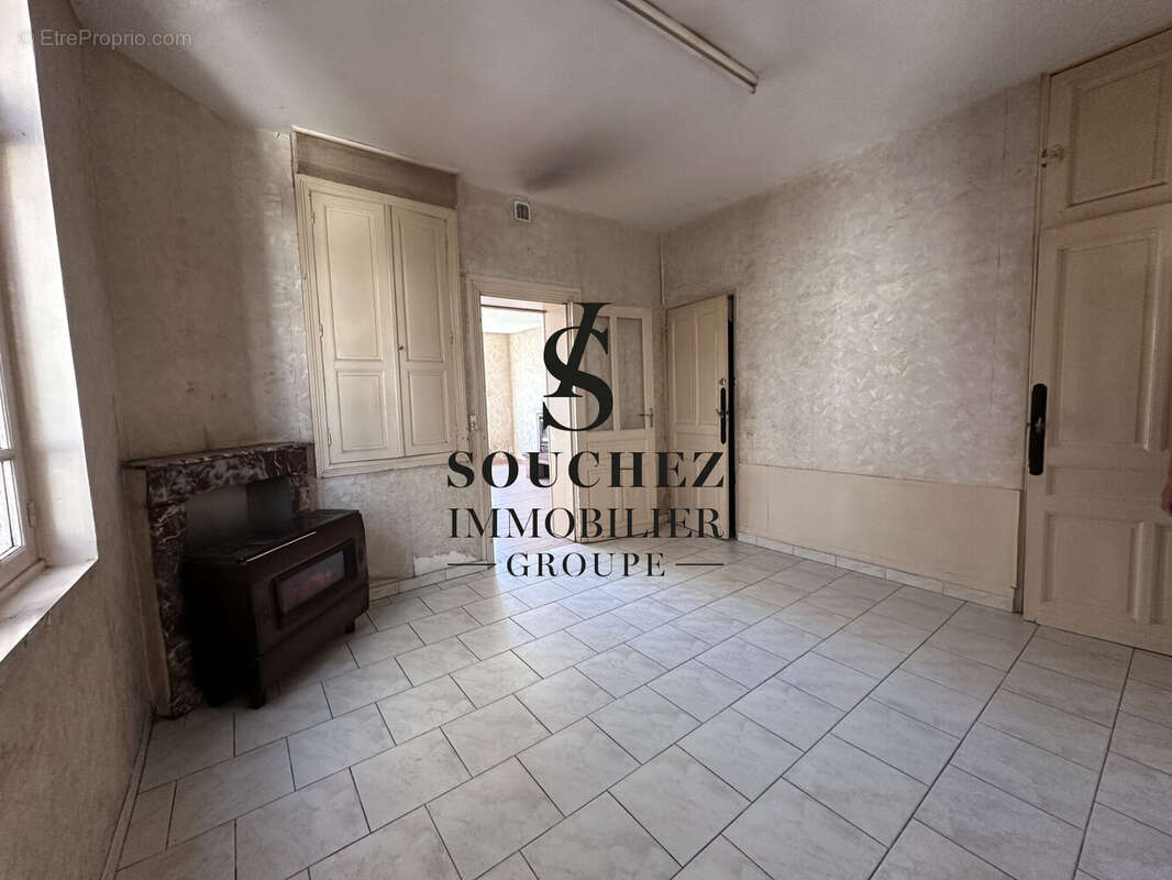 Appartement à AVION