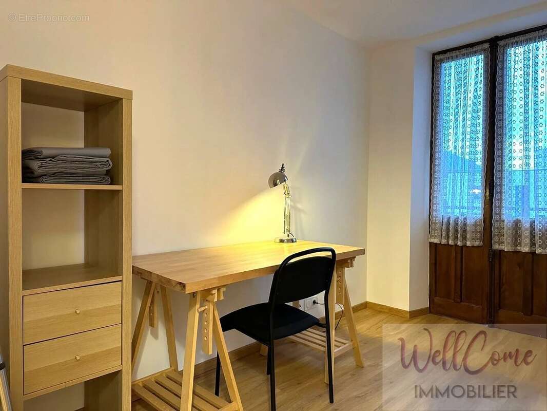 Aix Les Bains logement 5 pièces triplex avec 2 places de parking privatives et un jardinet privatif - photo 8