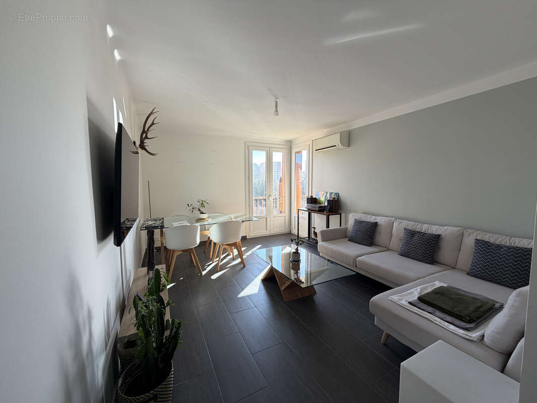 Appartement à MARSEILLE-11E