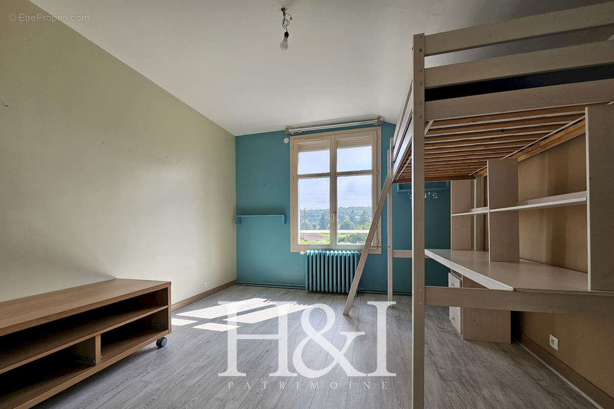 Maison à BONNEUIL-MATOURS