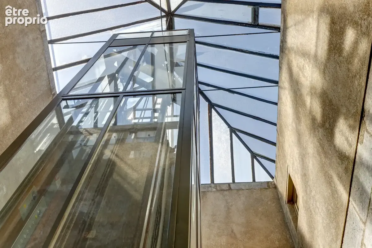 Grand appartement dans immeuble Ancien situé sur le plateau central avec charme - photo 8