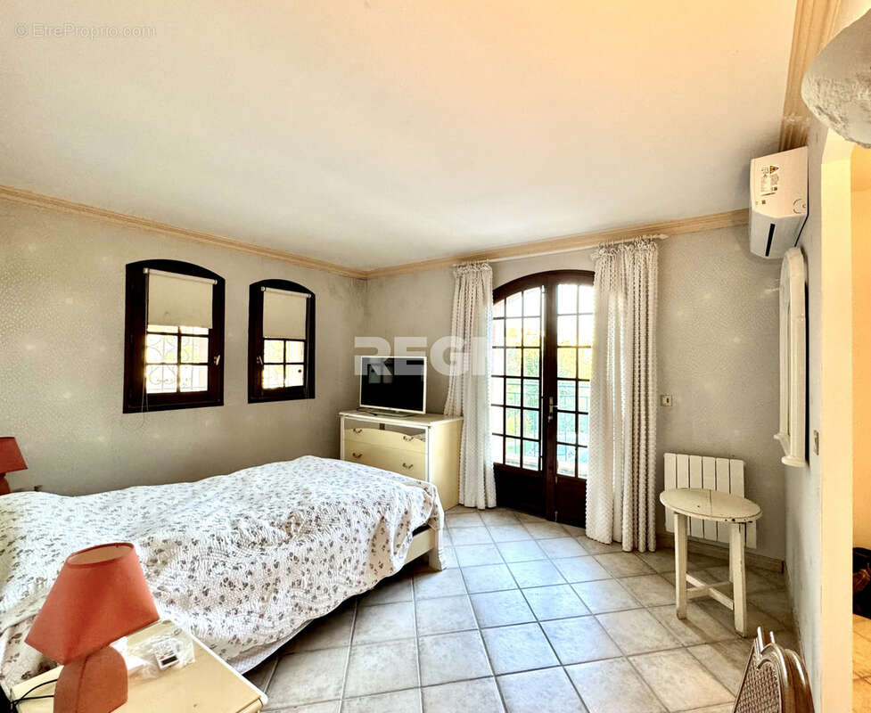 Maison à MANDELIEU-LA-NAPOULE