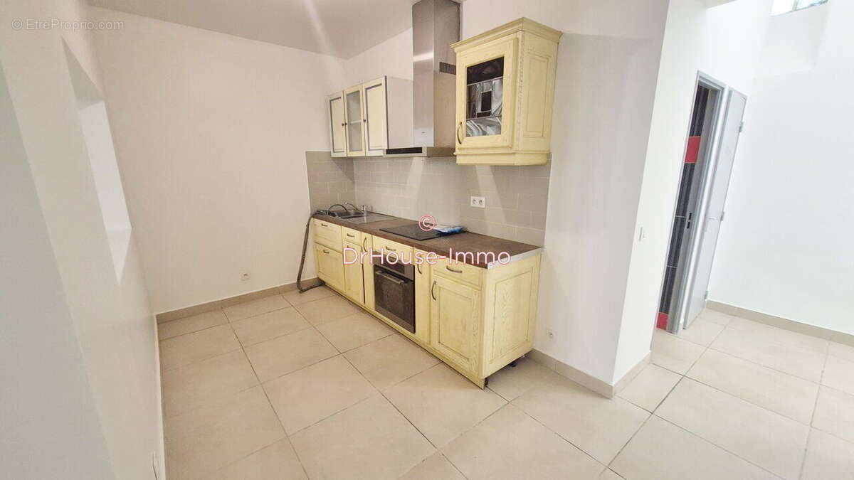 Appartement à MARSEILLE-1E