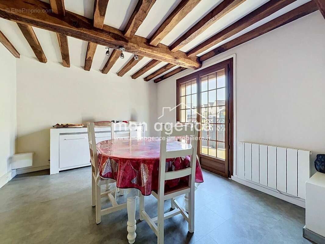 Maison à LE MESNIL-ESNARD