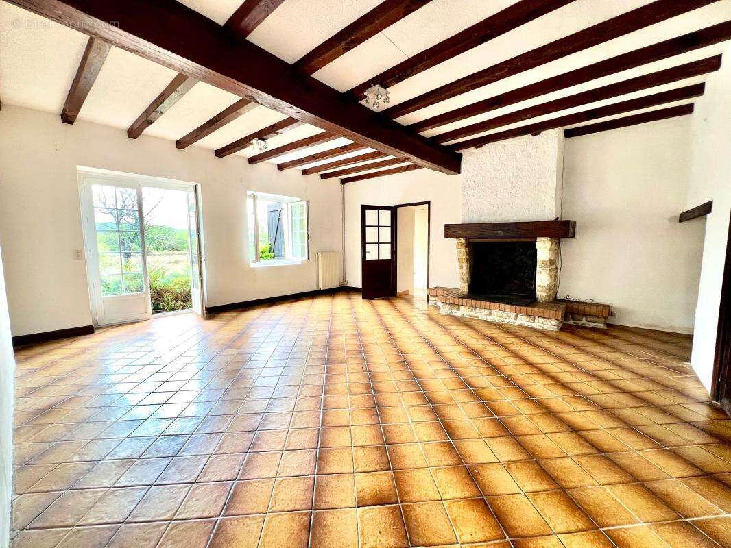 Maison à MONTPEYROUX