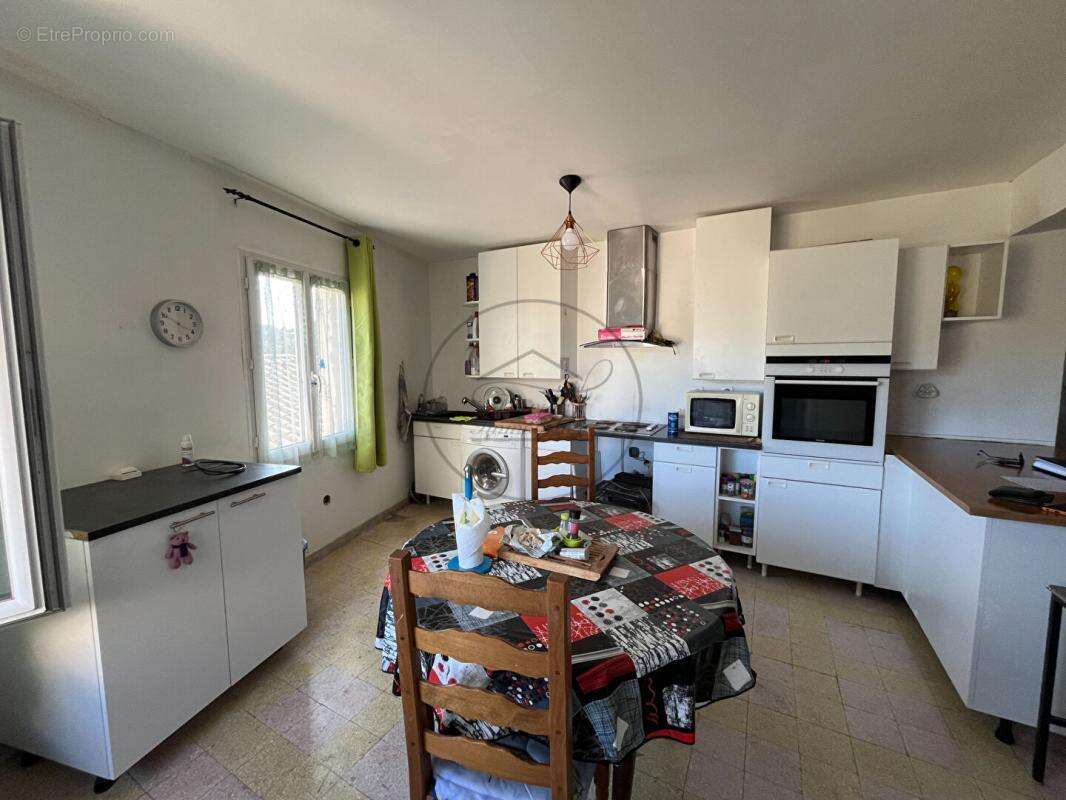 Maison de village avec terrasse et garage - photo 2
