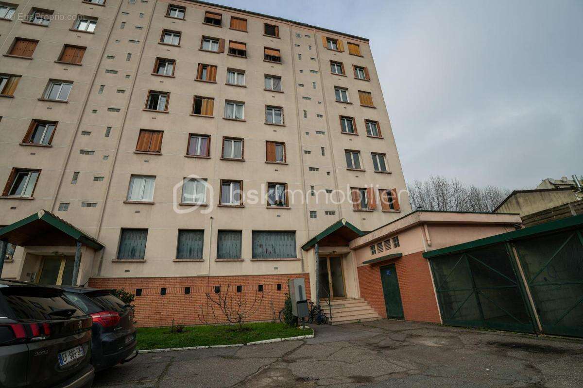 Appartement à LES PAVILLONS-SOUS-BOIS