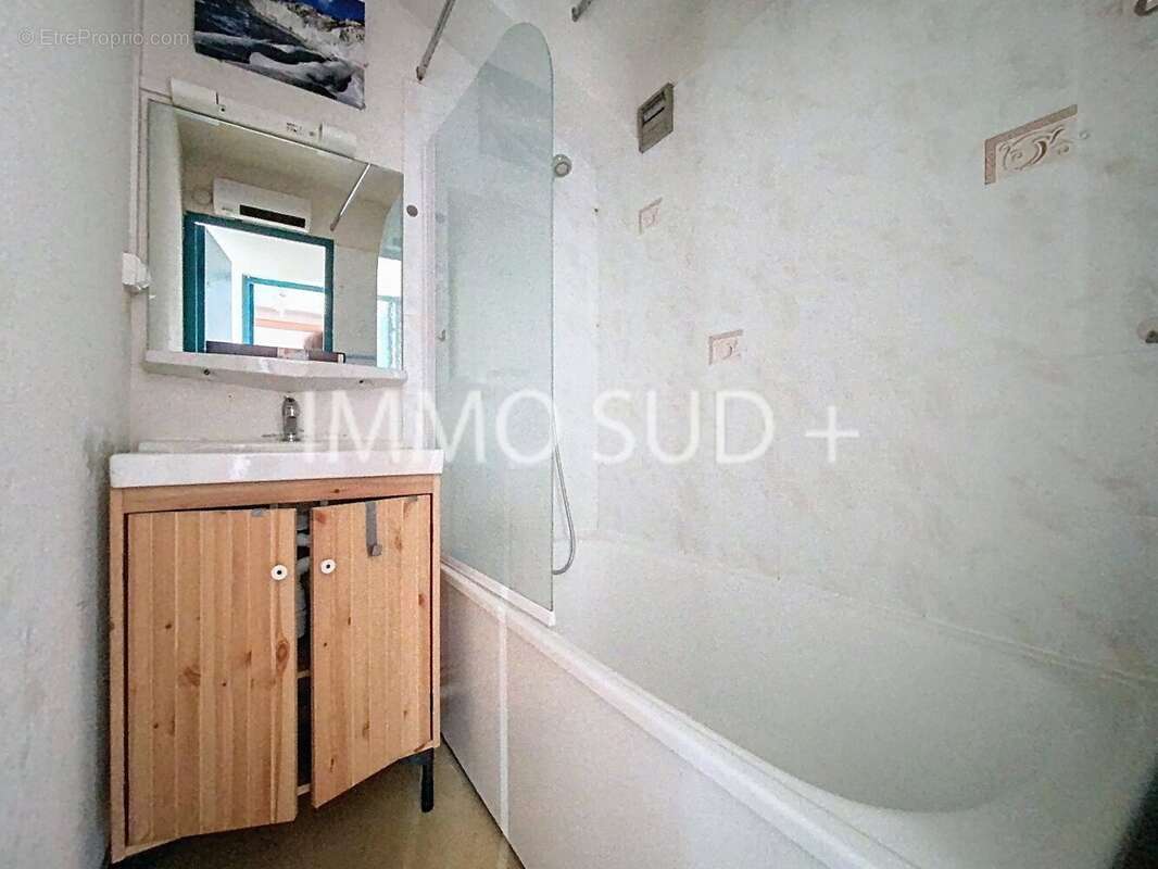 Appartement à CHATEAU-BERNARD