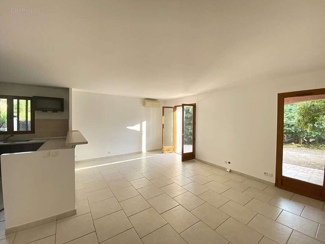 Maison à AURIBEAU-SUR-SIAGNE