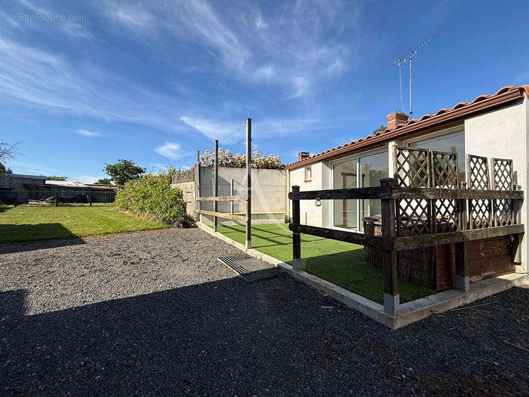 Maison à SAINT-MAIXENT-SUR-VIE