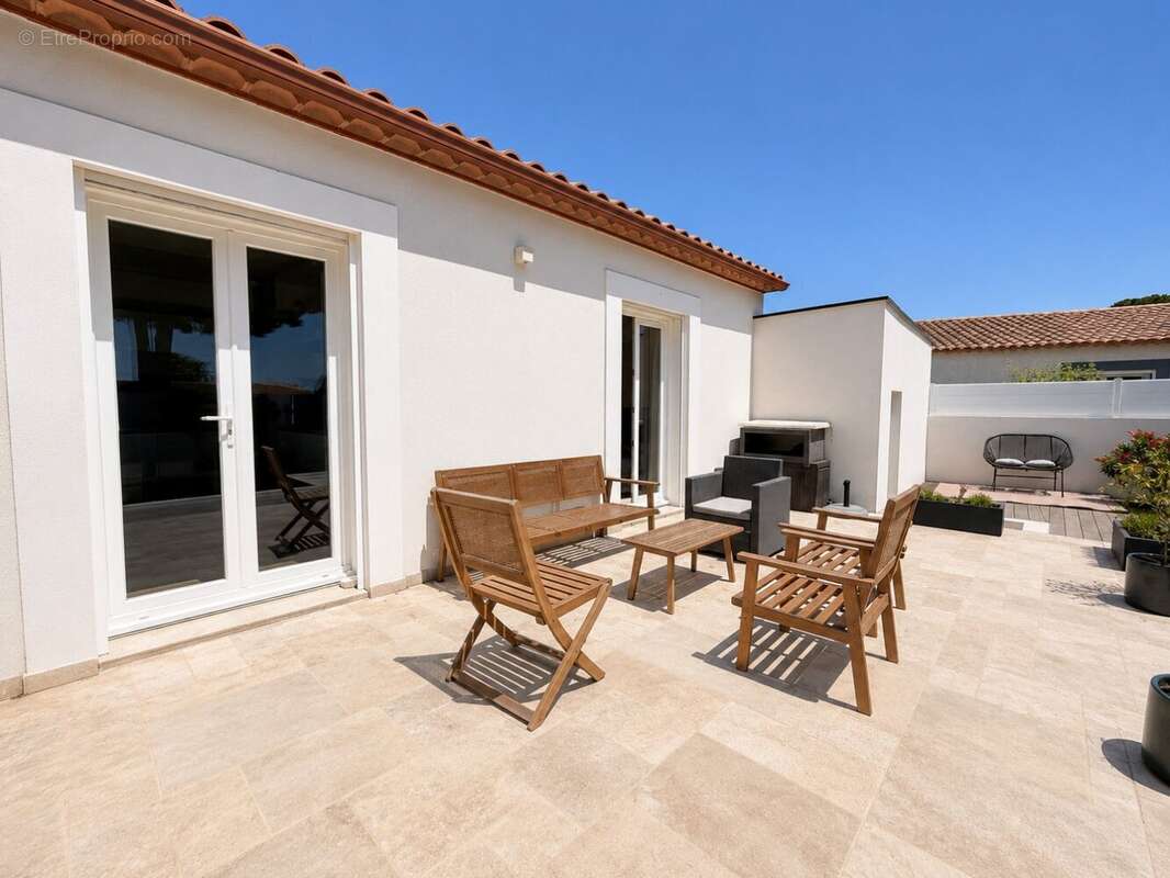 Le grau d'agde- maison t4 de 128m² - garage - terrasse - piscine - terrain de 580m². - photo 5