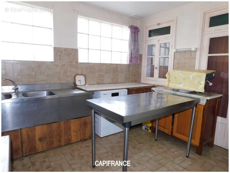 Commerce à LE CHAFFAUT-SAINT-JURSON