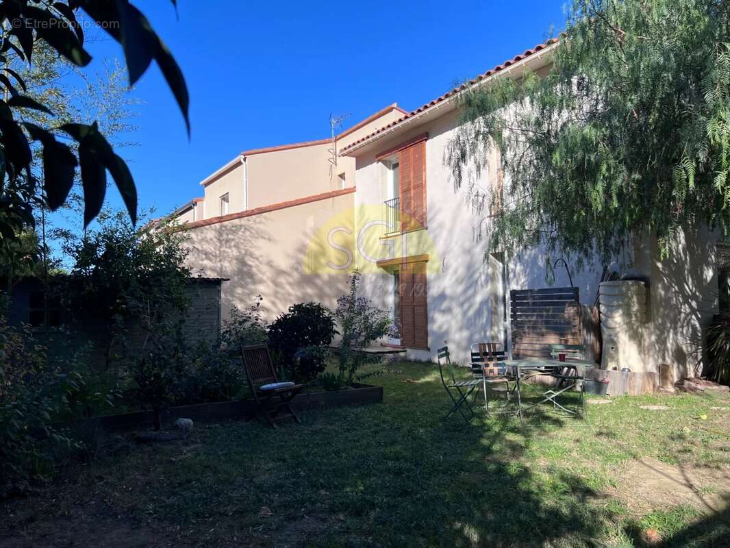 Maison à SAINT-GENIS-DES-FONTAINES