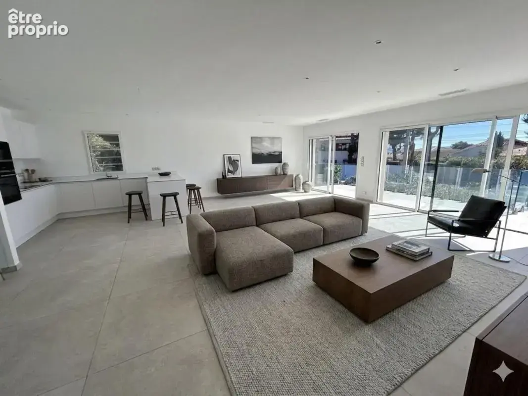 A vendre : villa t6 168m² neuve vue mer - cavalaire-sur-mer - photo 3