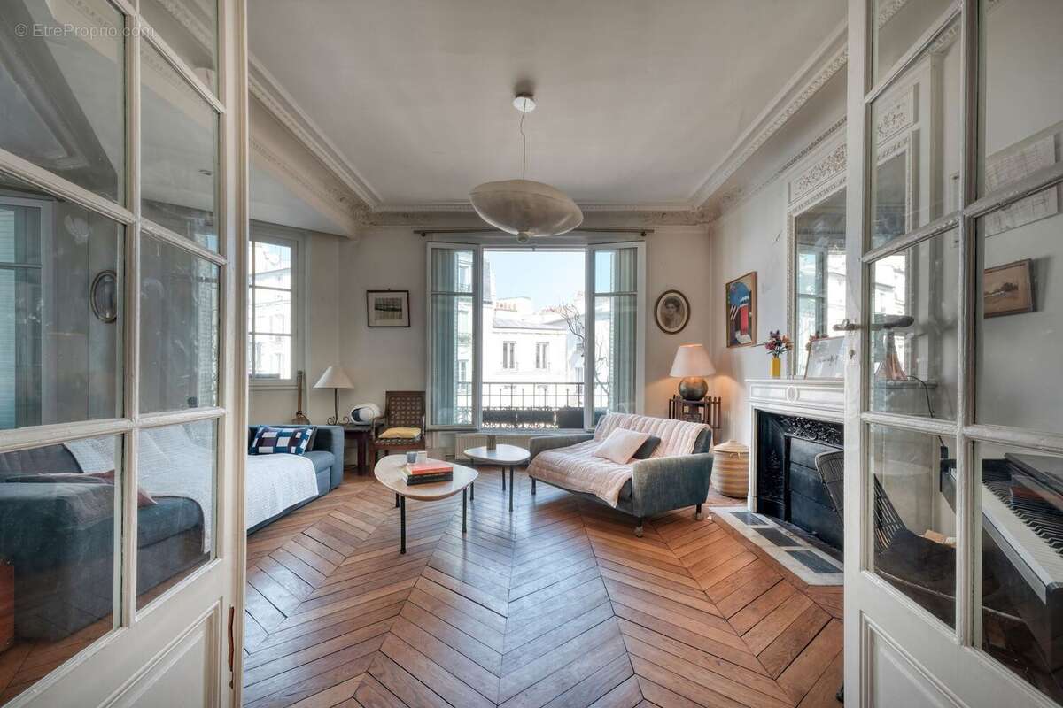 Appartement à PARIS-18E