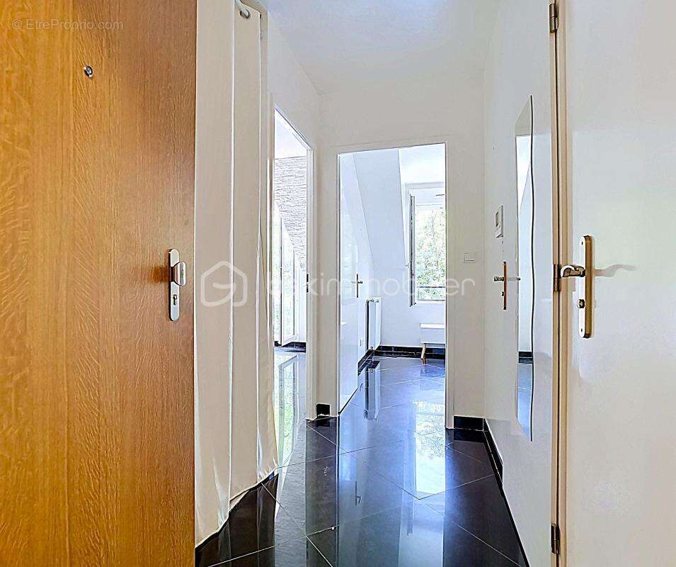 Appartement à QUINCY-VOISINS