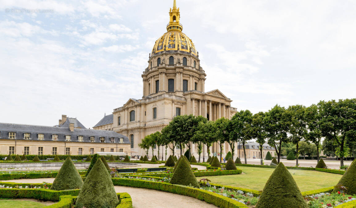 Appartement à PARIS-7E