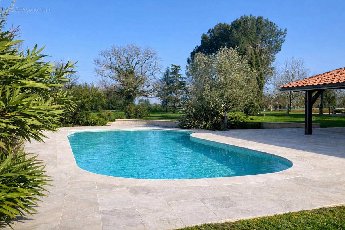 Maison à BAZAS