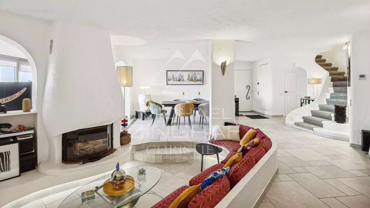 Maison à MANDELIEU-LA-NAPOULE