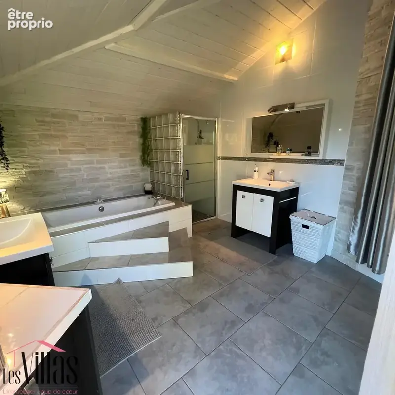 Magnifique maison familiale avec piscine, sauna et vaste terrain - photo 8