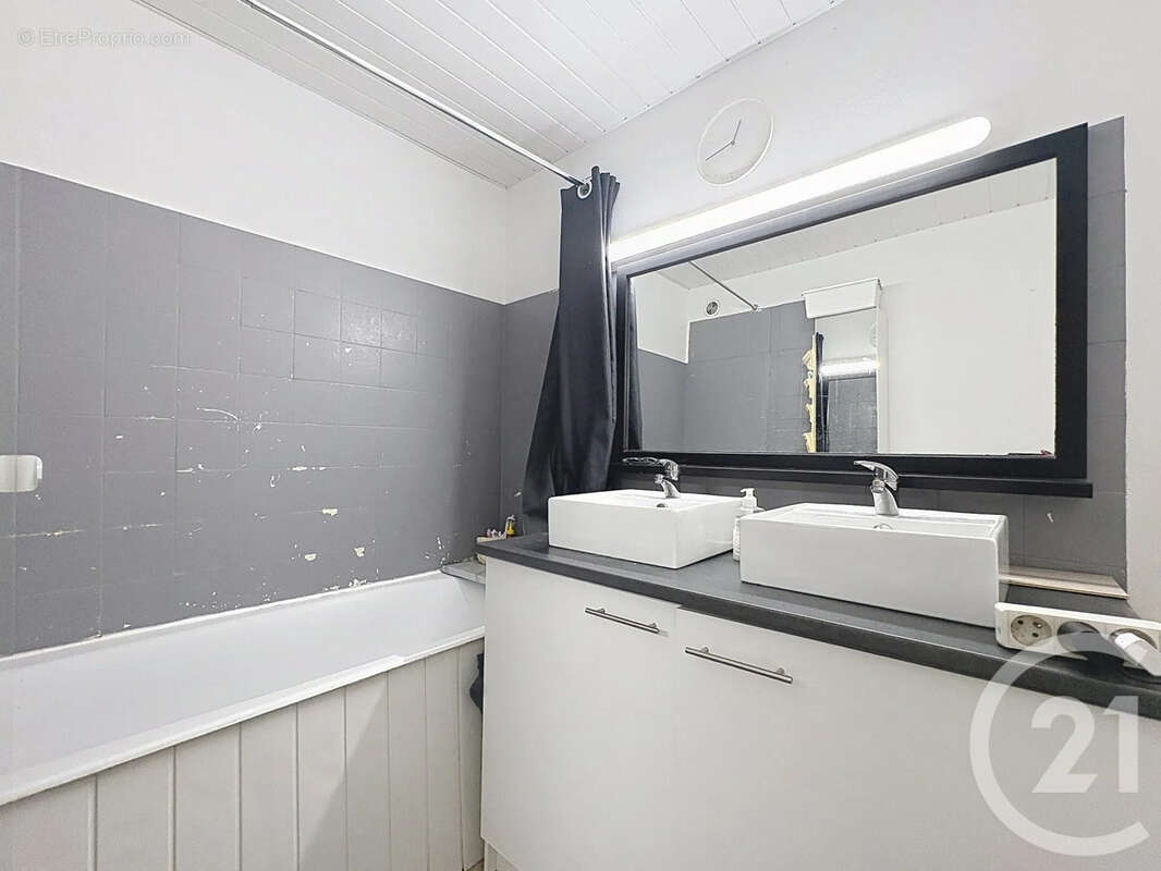 Appartement 96 m² à Nandy  - photo 8
