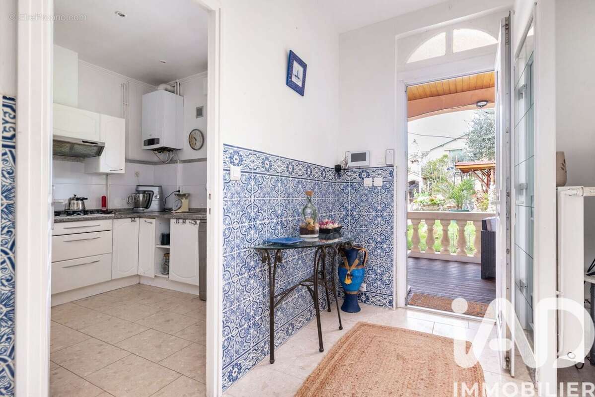 Photo 8 - Maison à BRON