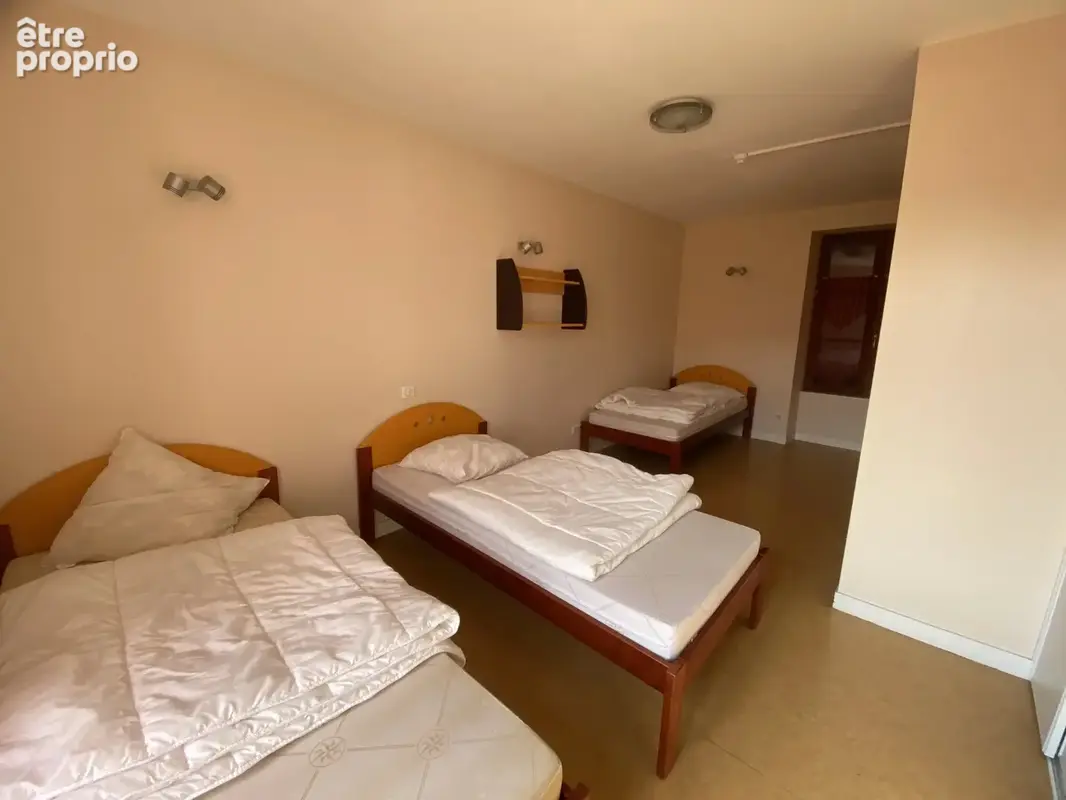 Ensemble immobilier situé dans un secteur tranquille et central - photo 12
