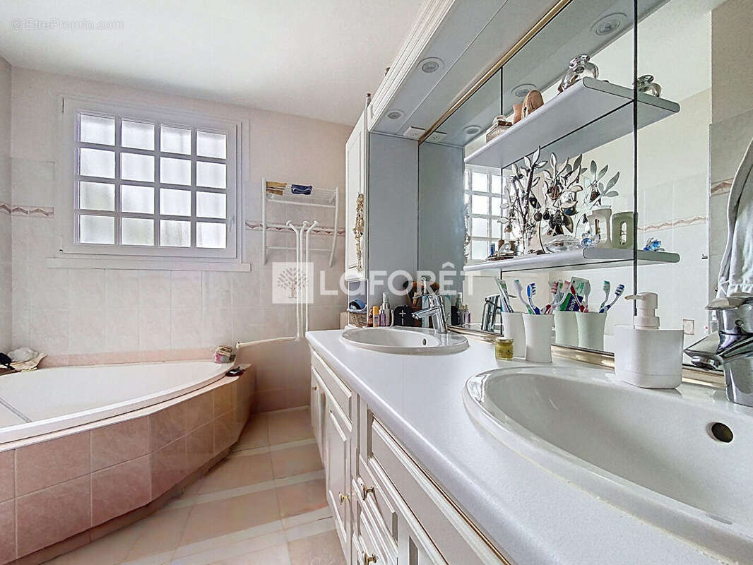 Maison à SAINT-LEGER-SOUS-CHOLET