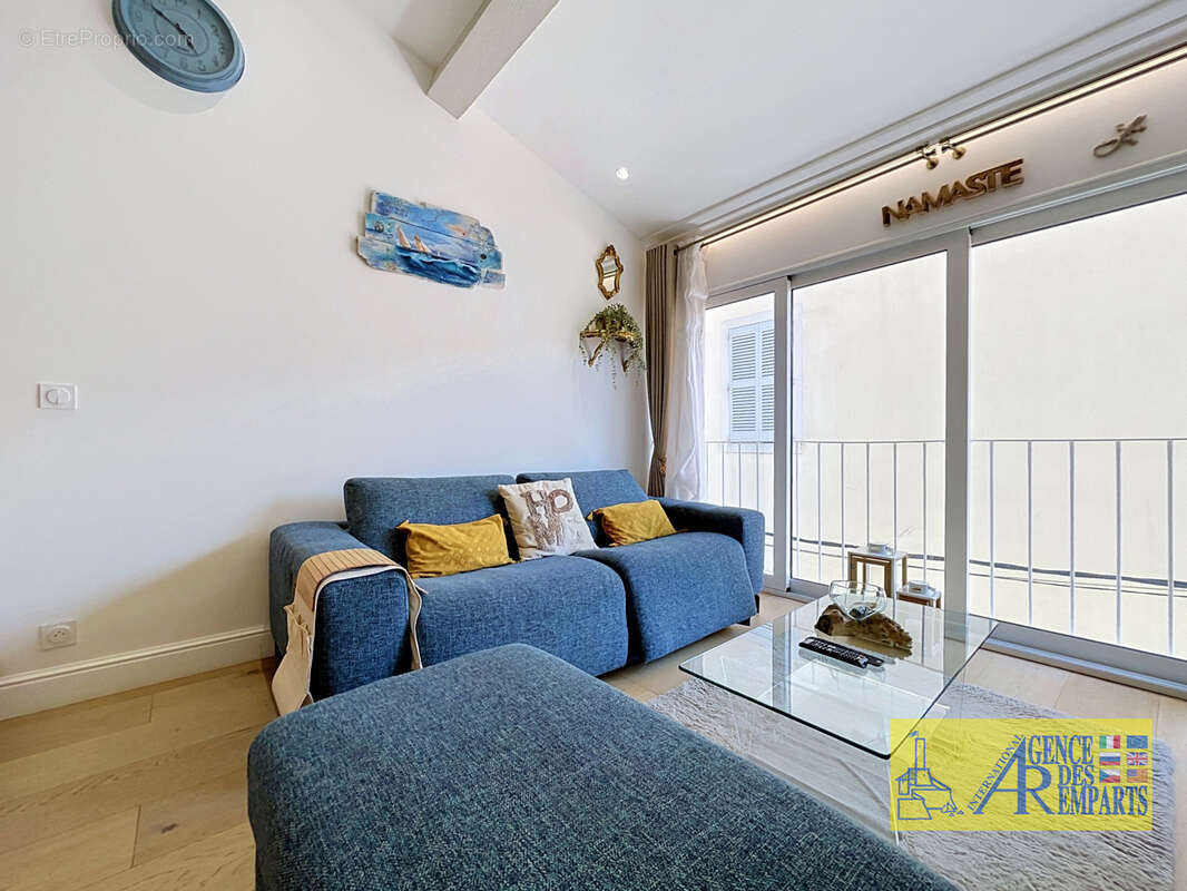 Élégant duplex en mezzanine dans le Vieil Antibes - photo 4