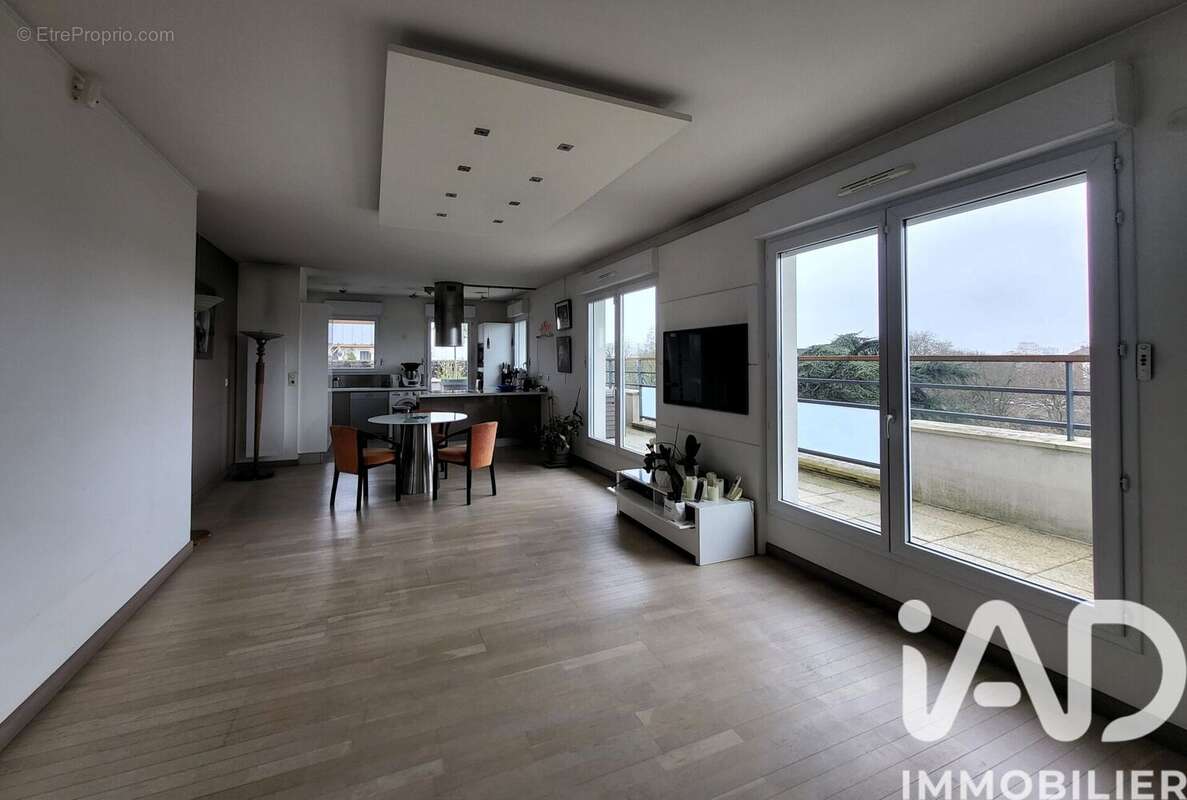 Photo 9 - Appartement à GENNEVILLIERS