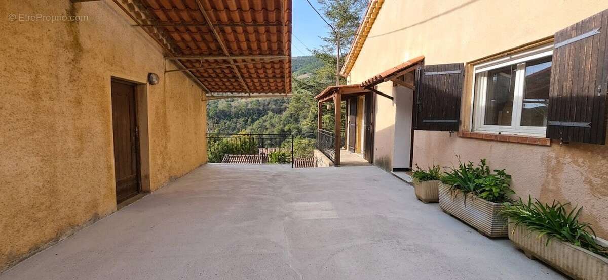 Maison à TOURRETTE-LEVENS