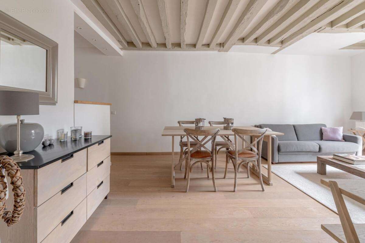 Appartement à PARIS